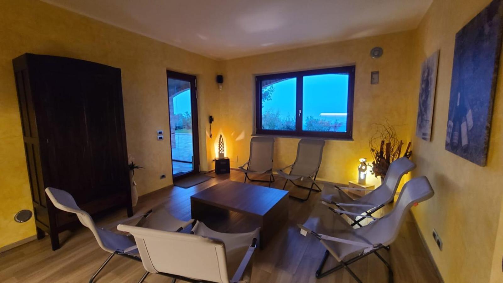 Casa Castella - Adults Only - Langhe Villa Diano dʼAlba Buitenkant foto