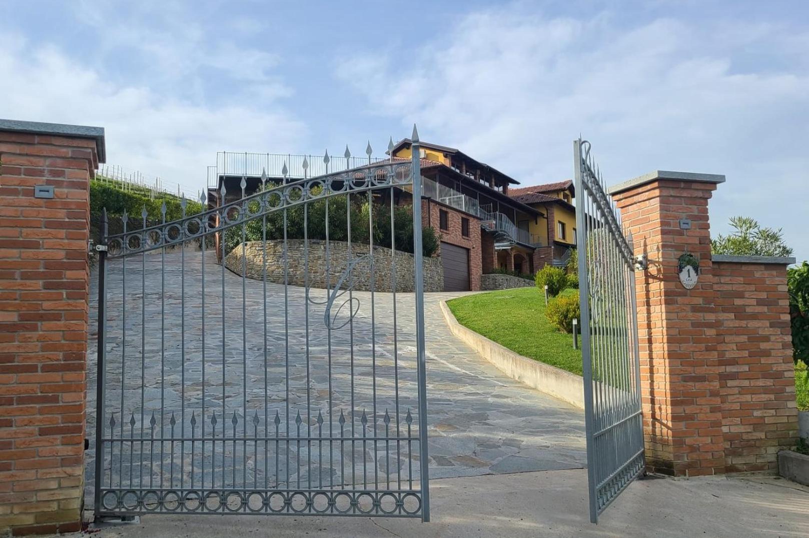 Casa Castella - Adults Only - Langhe Villa Diano dʼAlba Buitenkant foto